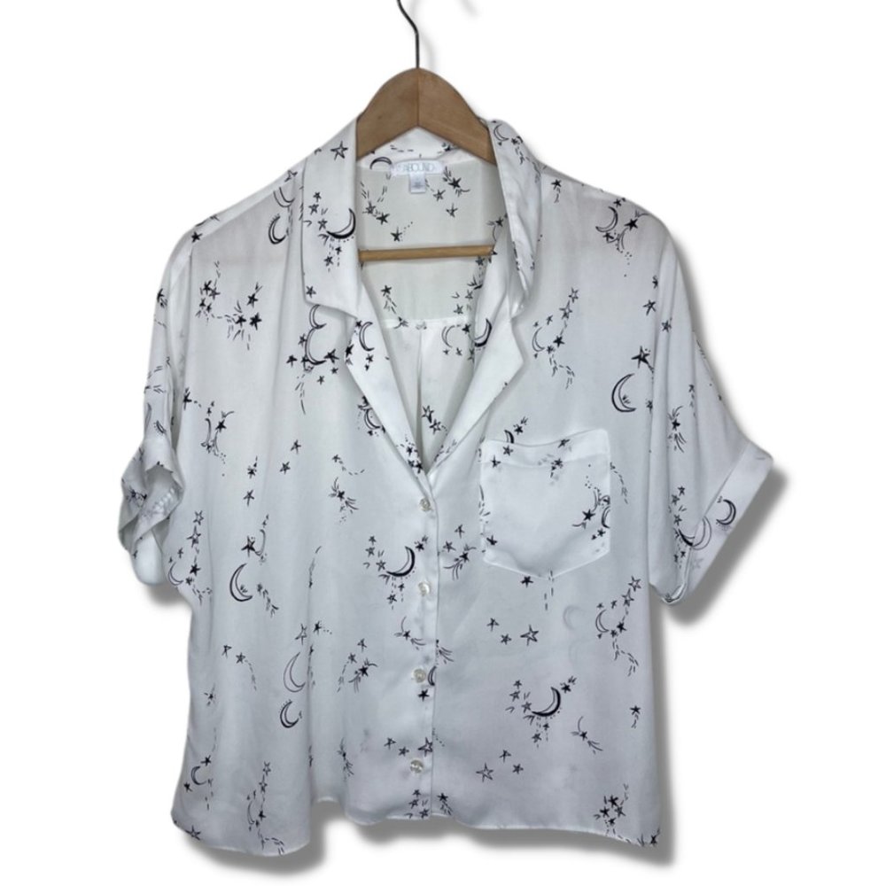 ABOUND | Black and White Celestial Print Short Sleeve Cropped Blouse | Size L